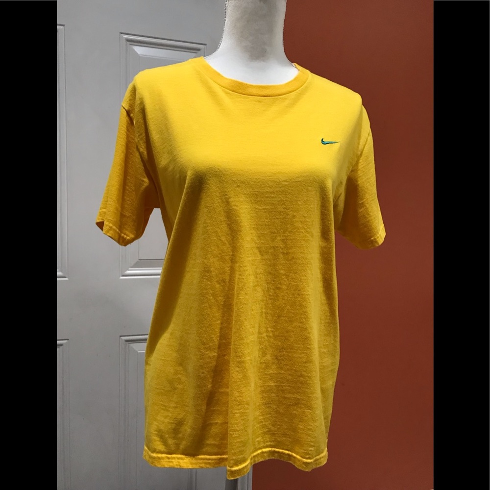 🍏🍏 NIKE Women’s Yellow Cotton T- Shirt, M